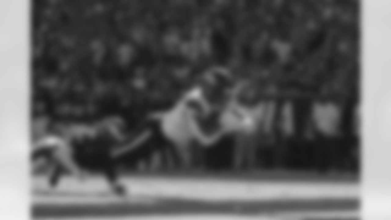 Denver Broncos tight end Evan Engram (1) dives into the end zone for a touchdown during the Broncos' Week 5 game against the Philadelphia Eagles at Lincoln Financial Field in Philadelphia, Pennsylvania on October 5, 2025. Photo by Gabriel Christus / Denver Broncos