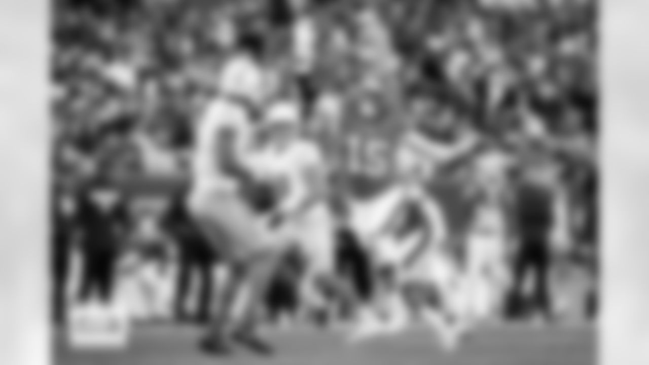 Nik Bonitto during the Broncos' Week 18 game against the Los Angeles Chargers at Empower Field at Mile High in Denver, Colorado on January 4, 2026. Photo by Gavin Liddell / Denver Broncos