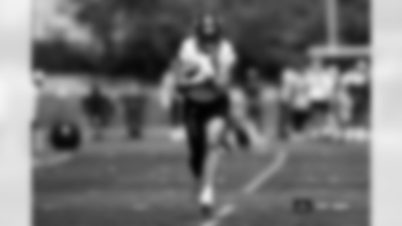 Lucas Krull during practice at Broncos Park Powered by CommonSpirit in Englewood, Colorado on September 12, 2024. Photo by Ben Swanson / Denver Broncos