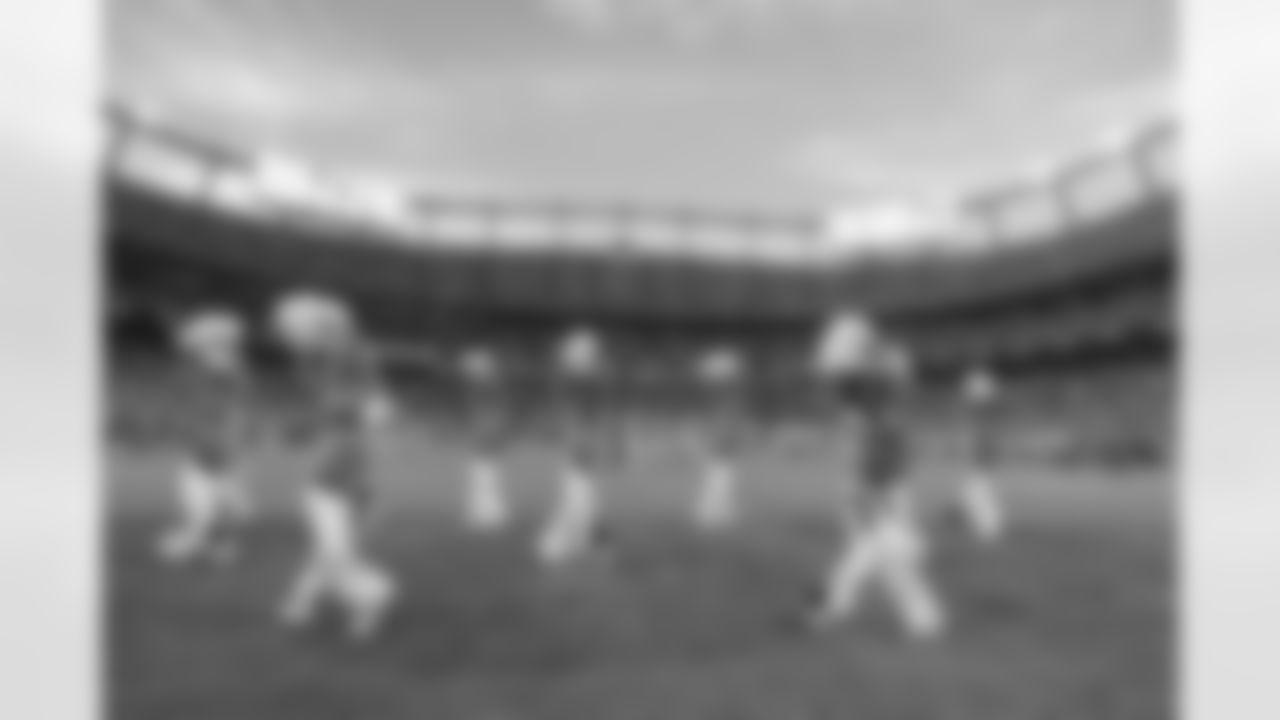 Denver Broncos Cheerleaders during the Broncos' Week 18 game against the Los Angeles Chargers at Empower Field at Mile High in Denver, Colorado on January 4, 2026. Photo by Paul Cloud / Denver Broncos