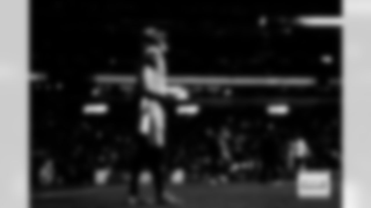 Denver Broncos quarterback Bo Nix (10) warms up during introductions before the Broncos' Week 13 game against the Washington Commanders at Northwest Stadium in Landover, Maryland on November 30, 2025. Photo by Ben Swanson / Denver Broncos