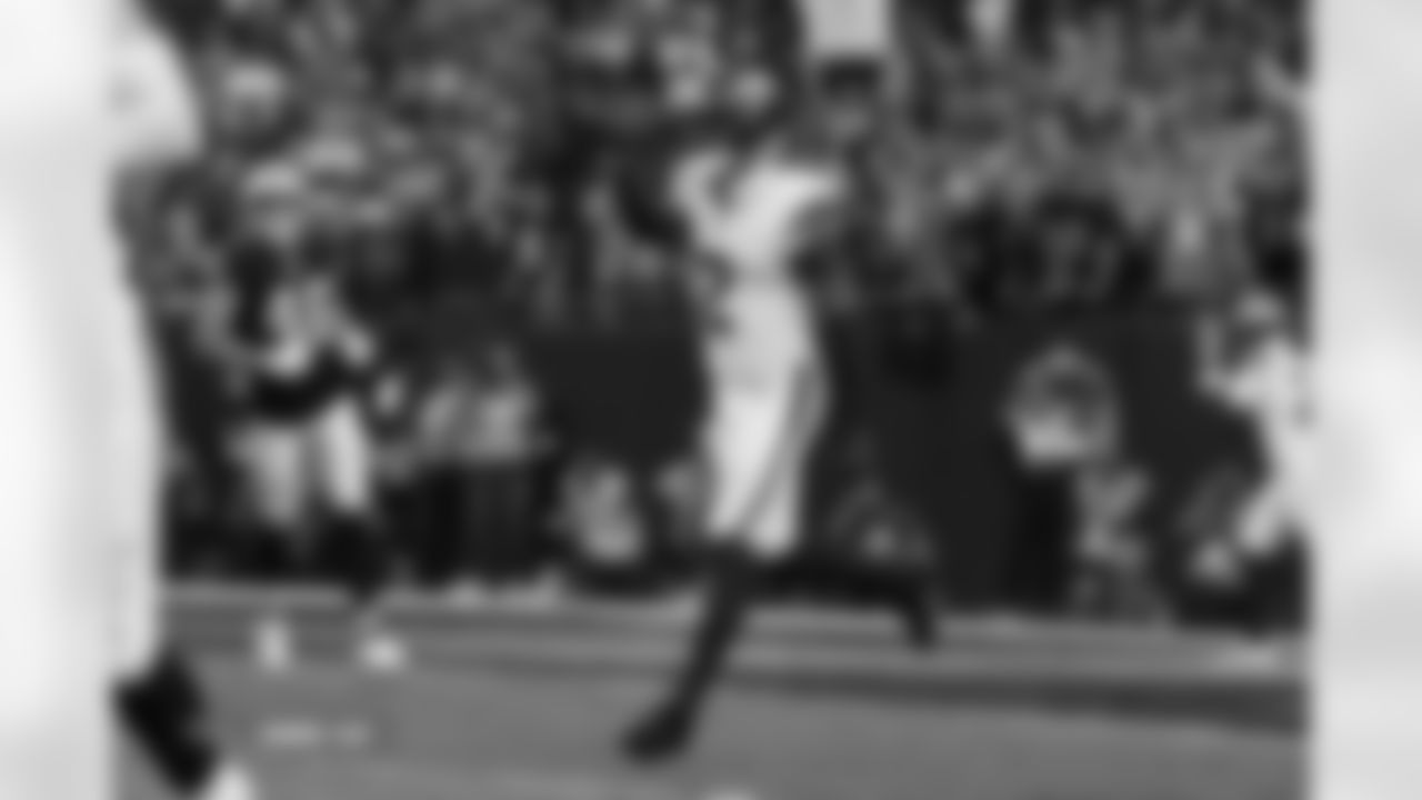 Pat Surtain II (2) during the Broncos' Week 14 game against the Las Vegas Raiders at Allegiant Stadium in Las Vegas, Nevada on December 7, 2025. Photo by Ben Swanson / Denver Broncos