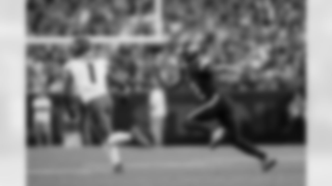 Denver Broncos cornerback Pat Surtain II (2) defends Cincinnati Bengals wide receiver Ja'Marr Chase (1) during the Broncos' Week 4 game against the Cincinnati Bengals at Empower Field at Mile High in Denver, Colorado on September 29, 2025. Photo by Gabriel Christus / Denver Broncos