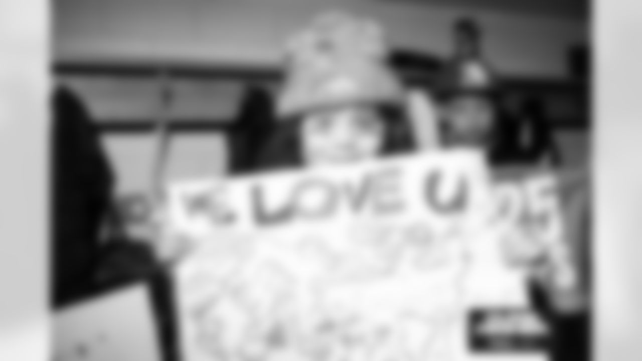 Students cheer on the Broncos during a school hallway parade to celebrate the Denver Broncos making the playoffs at Doull Elementary School in Denver, Colorado on January 16, 2026. Photo by Ben Swanson / Denver Broncos