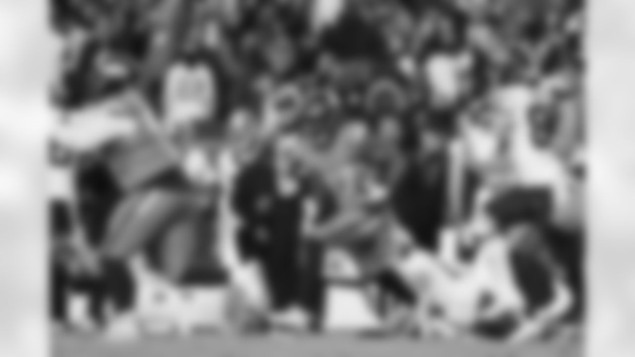 Dre Greenlaw (57) during the Broncos' Week 13 game against the Washington Commanders at Northwest Stadium in Landover, Maryland on November 30, 2025. Photo by Gabriel Christus / Denver Broncos