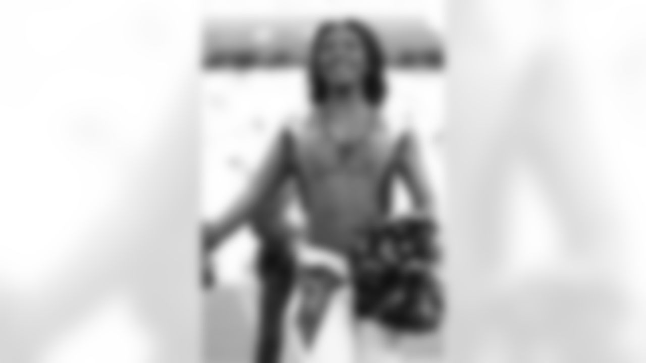 Denver Broncos Cheerleaders perform during the Broncos' Week 15 game against the Green Bay Packers at Empower Field at Mile High in Denver, Colorado on December 14, 2025. Photo by Adam Bratten / Denver Broncos