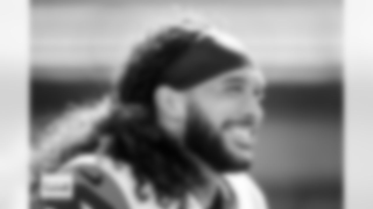 Denver Broncos safety Talanoa Hufanga (9) smiles before the Broncos' Week 5 game against the Philadelphia Eagles at Lincoln Financial Field in Philadelphia, Pennsylvania on October 5, 2025. Photo by Ben Swanson / Denver Broncos