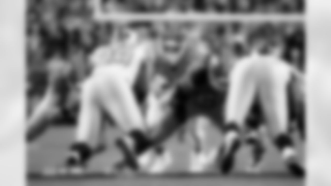 Bo Nix (10) before the Broncos' Week 10 game against the Las Vegas Raiders at Empower Field at Mile High in Denver, Colorado on November 6, 2025. Photo by Gavin Liddell / Denver Broncos