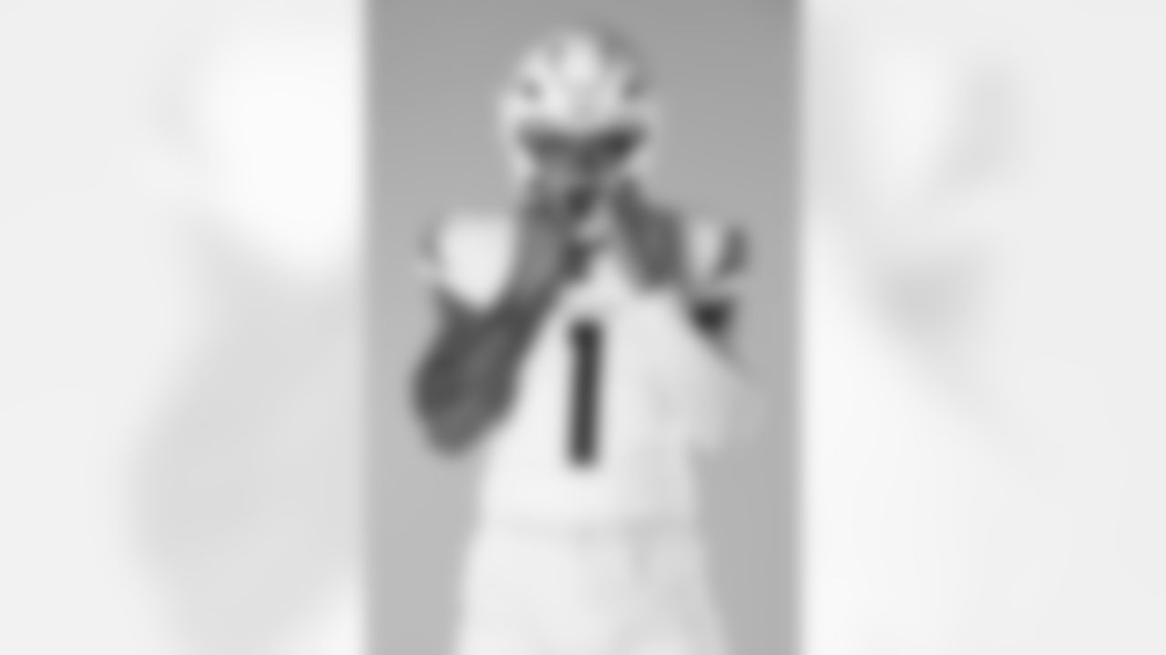 Evan Engram poses for a portrait on June 9, 2025 in Englewood, Colorado. Photo by Ben Swanson / Denver Broncos