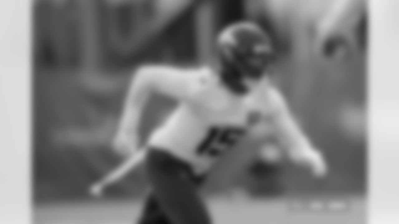 Nik Bonitto during practice at Broncos Park Powered by CommonSpirit in Englewood, Colorado on November 12, 2025. Photo by Gabriel Christus / Denver Broncos