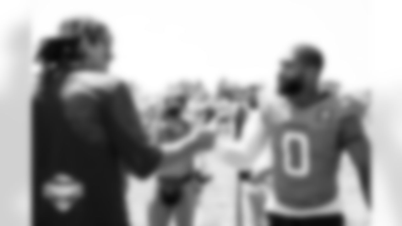 Jonathon Cooper greets Denver Nuggets player Aaron Gordon during a training camp practice at Broncos Park Powered by CommonSpirit on August 13, 2025 in Englewood, Colorado. Photo by Ben Swanson / Denver Broncos