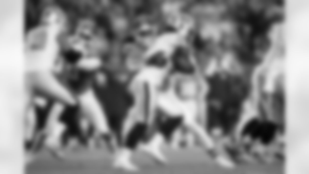 Denver Broncos safety Talanoa Hufanga (9) tackles Las Vegas Raiders running back Ashton Jeanty (2) during the Broncos' Week 10 game against the Las Vegas Raiders at Empower Field at Mile High in Denver, Colorado on November 6, 2025. Photo by Ben Swanson / Denver Broncos