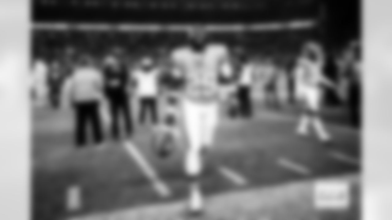 Denver Broncos cornerback Ja'Quan McMillian (29) celebrates after the Broncos' Week 10 game against the Las Vegas Raiders at Empower Field at Mile High in Denver, Colorado on November 6, 2025. Photo by Ben Swanson / Denver Broncos