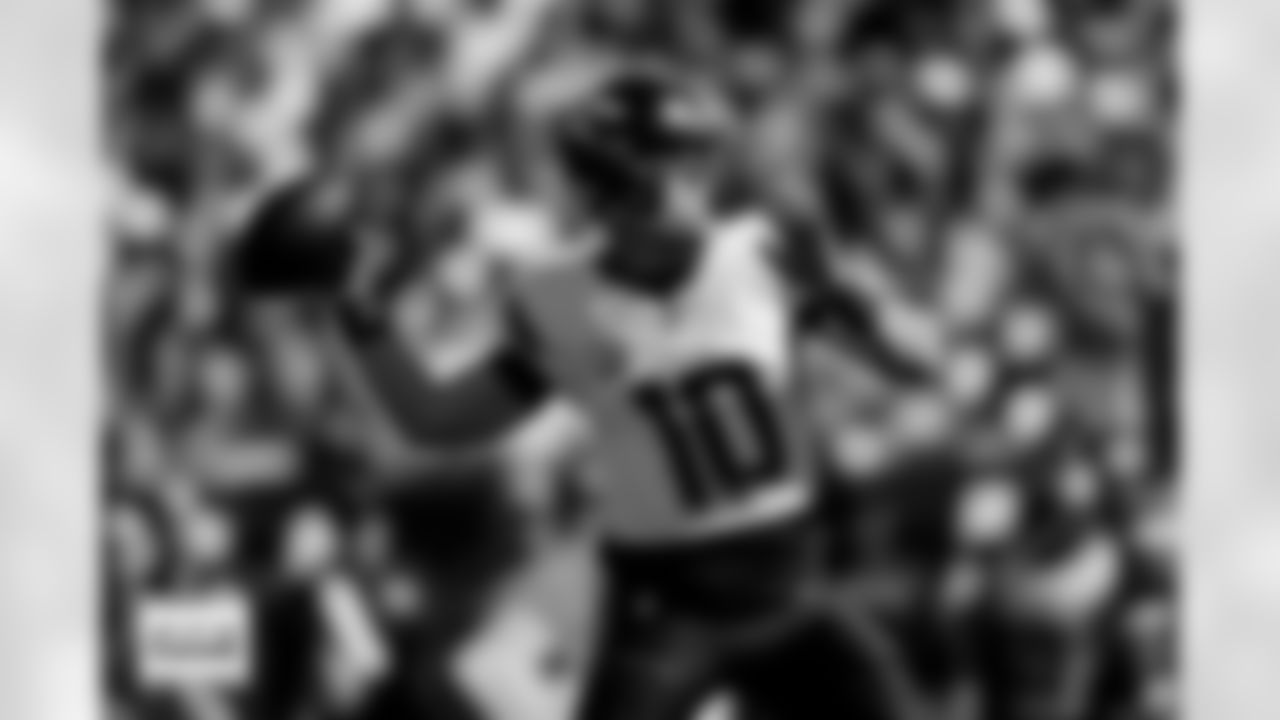 Denver Broncos quarterback Bo Nix (10) throws a pass during the Broncos' Week 5 game against the Philadelphia Eagles at Lincoln Financial Field in Philadelphia, Pennsylvania on October 5, 2025. Photo by Ben Swanson / Denver Broncos