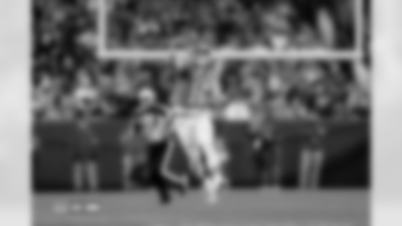 Bo Nix during the Broncos' Week 10 game against the Las Vegas Raiders at Empower Field at Mile High in Denver, Colorado on November 6, 2025. Photo by Ben Swanson / Denver Broncos