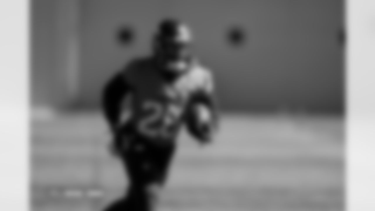 Tyler Badie during practice on Friday, October 17, 2025 at Broncos Park Powered by CommonSpirit in Englewood, Colorado.
Photo by Gabriel Christus / Denver Broncos