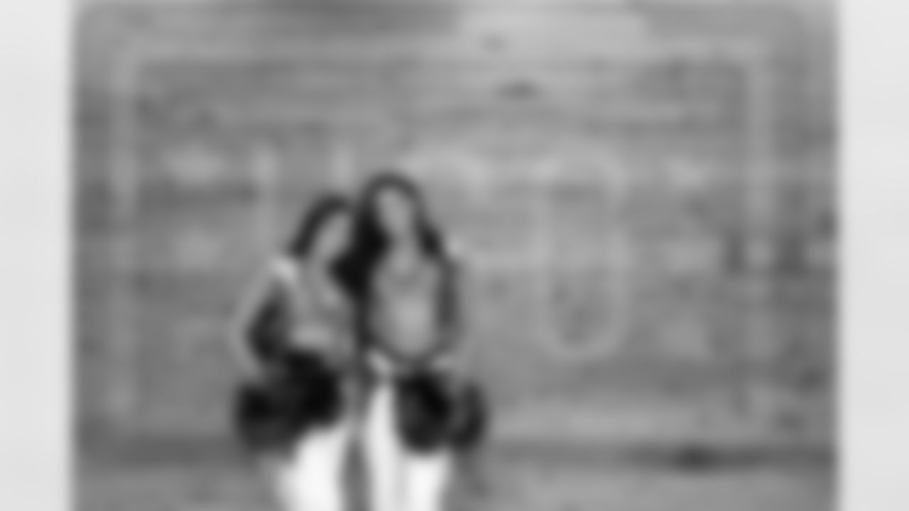 DBC Ariana and DBC Sam during a visit with military families on Saturday, November 29, 2025 at USO Warrior and Family Center in Fort Belvoir, Virginia.
Photo by Gabriel Christus / Denver Broncos