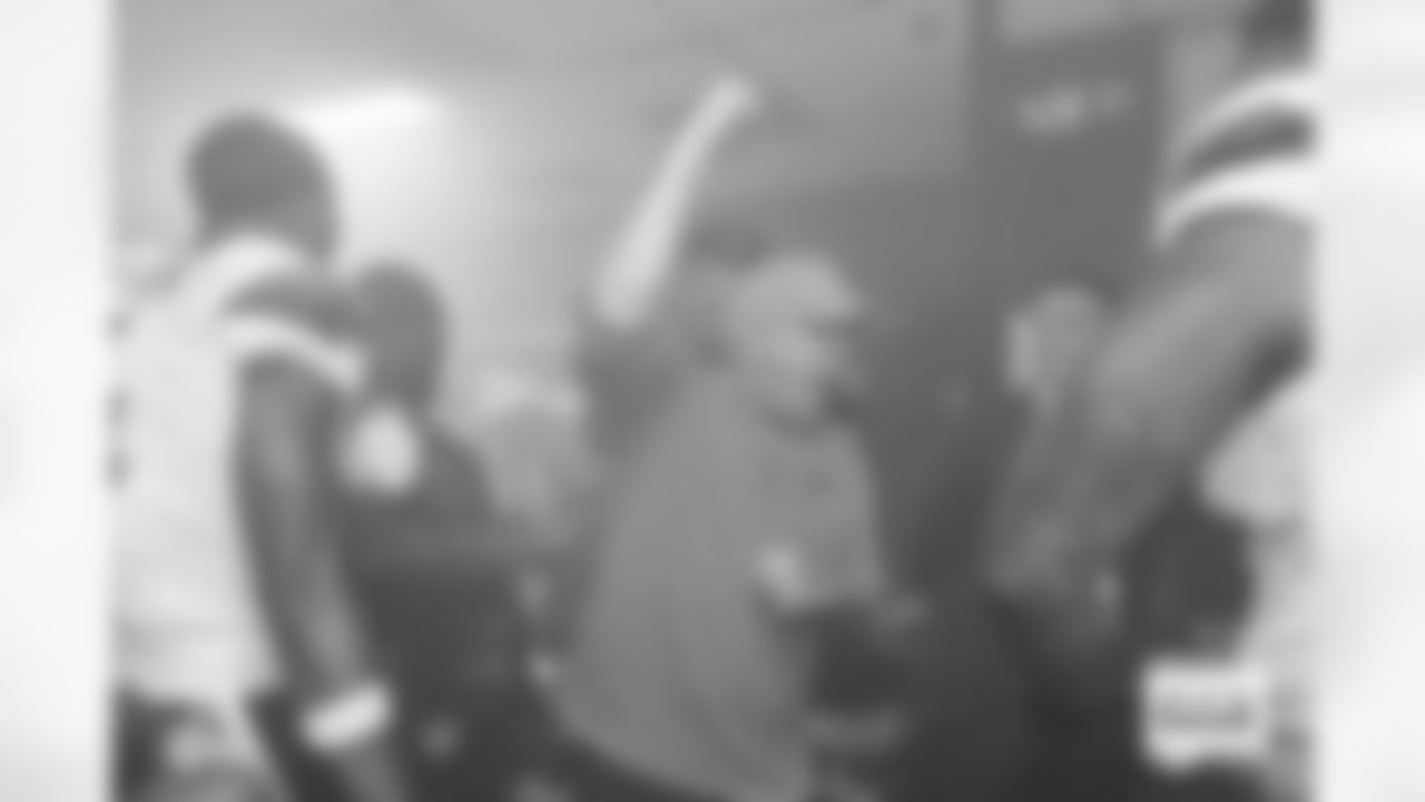 Denver Broncos head coach Sean Payton celebrates in the locker room after the Broncos' Week 5 game against the Philadelphia Eagles at Lincoln Financial Field in Philadelphia, Pennsylvania on October 5, 2025. Photo by Gabriel Christus / Denver Broncos