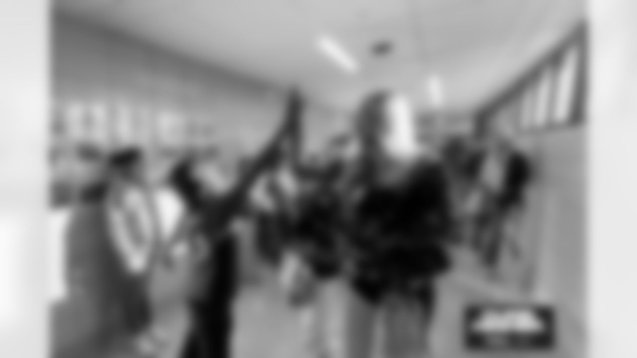 DBC Stephanie during a school hallway parade to celebrate the Denver Broncos making the playoffs on Thursday, January 15, 2026 at Montview Elementary School in Denver, Colorado.
Photo by Gabriel Christus / Denver Broncos