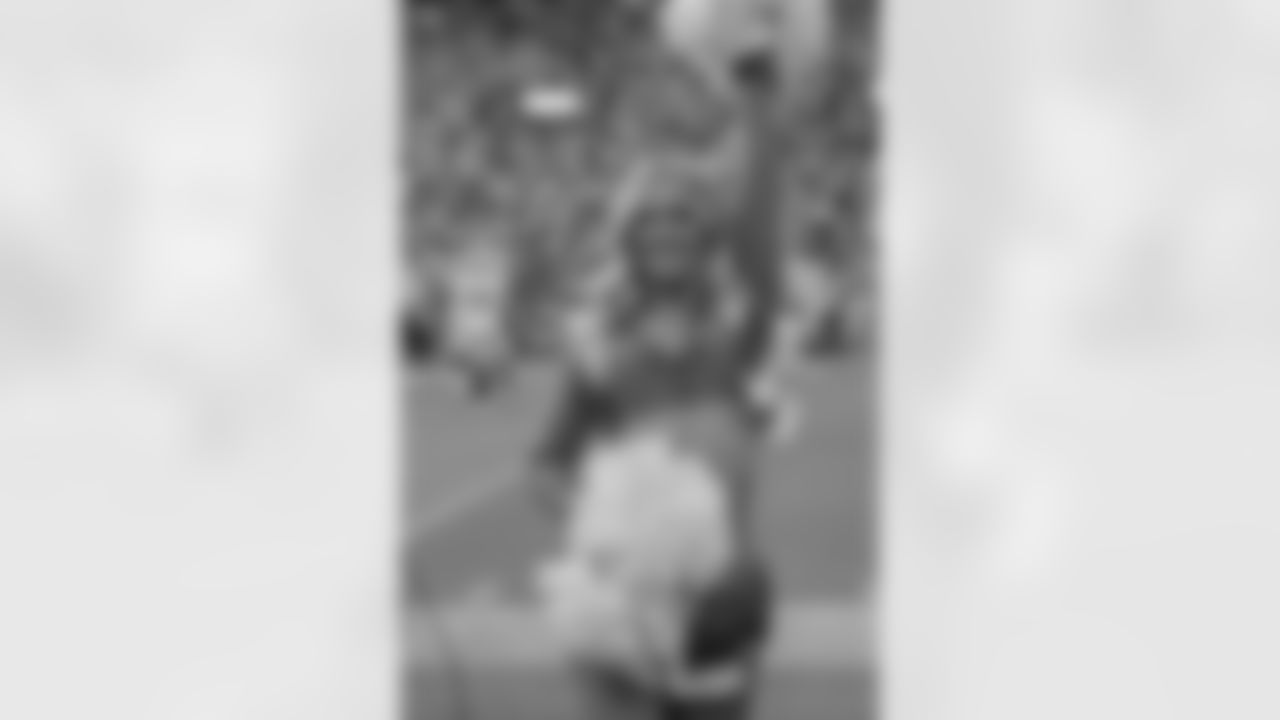 Denver Broncos Cheerleaders during the Broncos' Week 8 game against the Dallas Cowboys at Empower Field at Mile High in Denver, Colorado on October 26, 2025. Photo by Paul Cloud / Denver Broncos