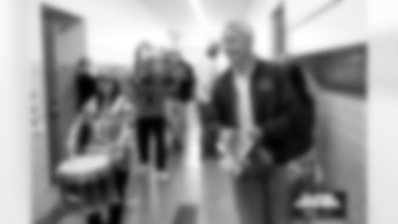 Billy Van Heusen during a school hallway parade to celebrate the Denver Broncos making the playoffs on Thursday, January 15, 2026 at Center for Talent and Development at Greelee in Denver, Colorado.
Photo by Gabriel Christus / Denver Broncos