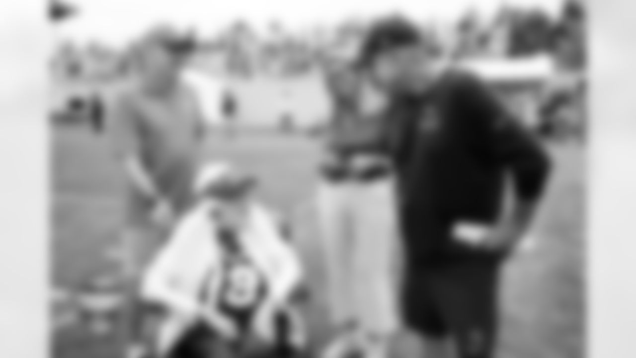 108-year-old fan Bettye Garrett meets Sean Payton and Carrie Walton Penner during a training camp practice at Broncos Park Powered by CommonSpirit on July 29, 2025 in Englewood, Colorado. Photo by Ben Swanson / Denver Broncos