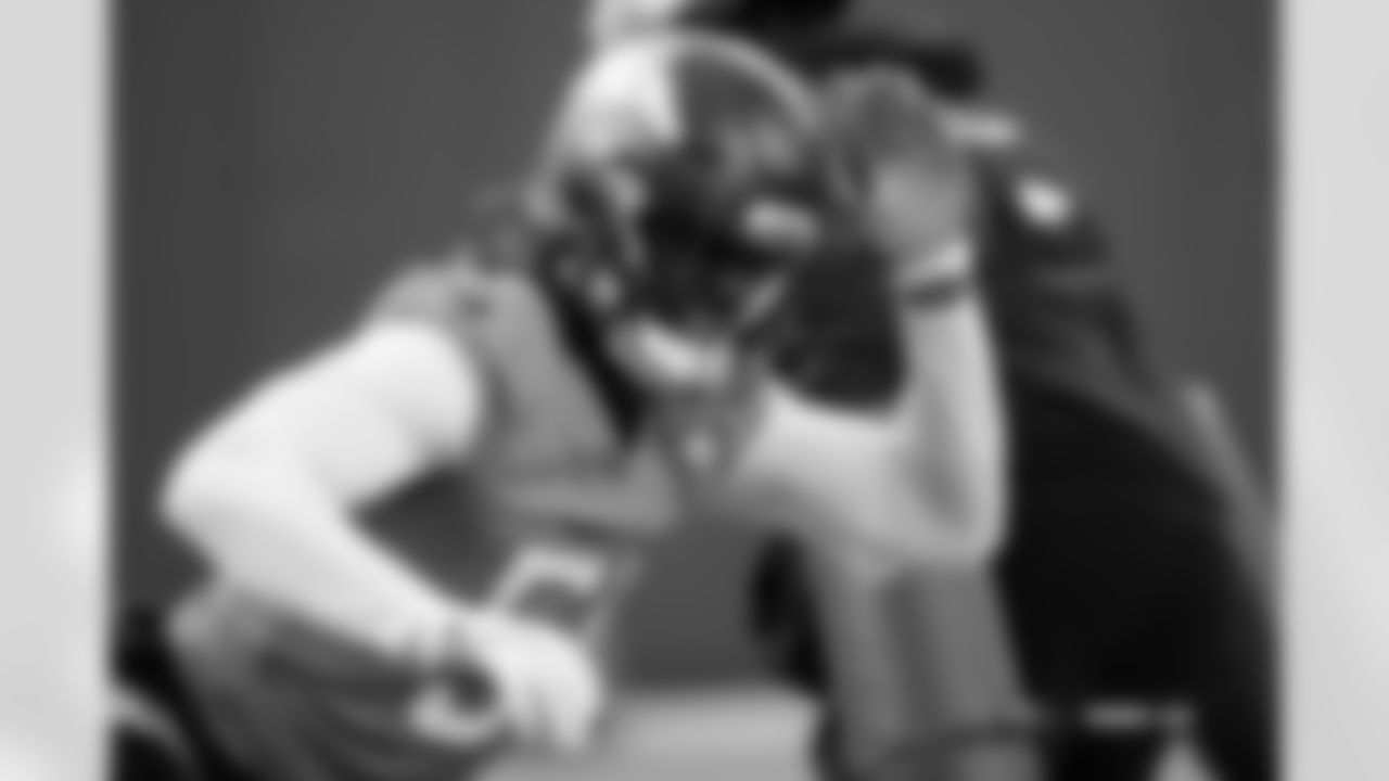 Que Robinson during practice at Broncos Park Powered by CommonSpirit in Englewood, Colorado on December 4, 2025. Photo by Ben Swanson / Denver Broncos