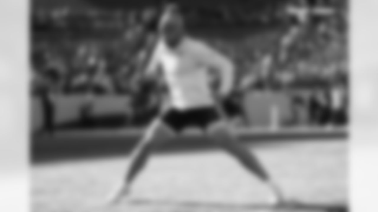 Alex Singleton (49) before the Broncos' Divisional Round playoff game against the Buffalo Bills at Empower Field at Mile High in Denver, Colorado on January 17, 2026. Photo by Gabriel Christus / Denver Broncos