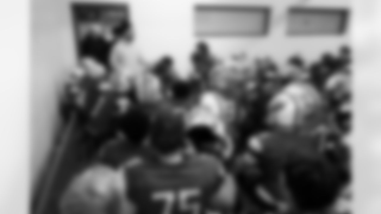 Talanoa Hufanga gives a pregame speech to the Cherry Creek High School football team before their game against  Fountain Fort Carson on Friday, November 14, 2025 at Cherry Creek High School in Greenwood Village, Colorado.
Photo by Gabriel Christus / Denver Broncos