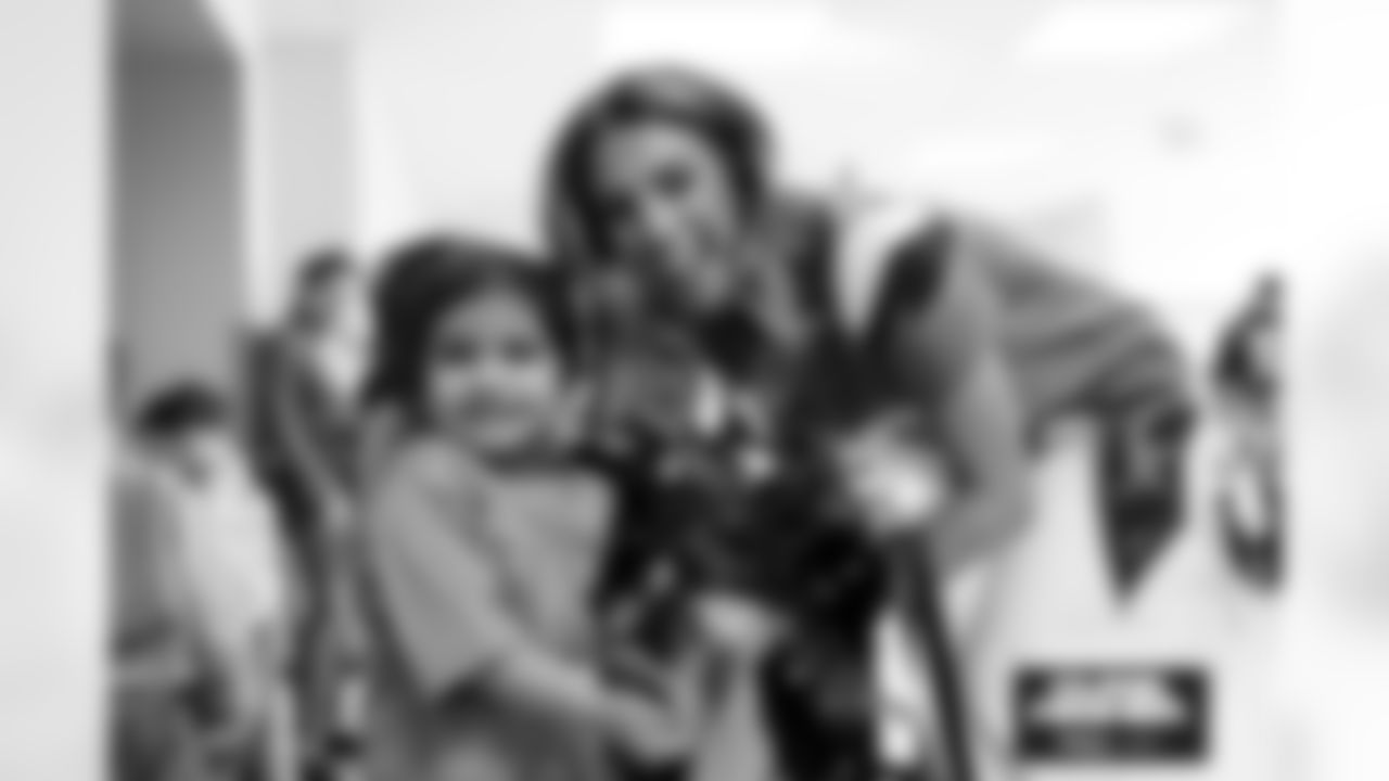 Students cheer on the Broncos during a school hallway parade to celebrate the Denver Broncos making the playoffs at Godsman Elementary School in Denver, Colorado on January 16, 2026. Photo by Ben Swanson / Denver Broncos