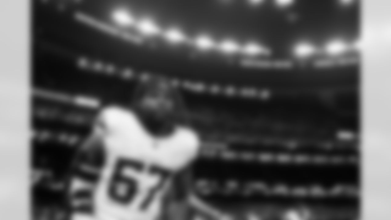 Denver Broncos linebacker Dre Greenlaw (57) warms up before the Broncos' preseason Week 3 game against the New Orleans Saints at Caesars Superdome in New Orleans, Louisiana on August 23, 2025. Photo by Gabriel Christus / Denver Broncos