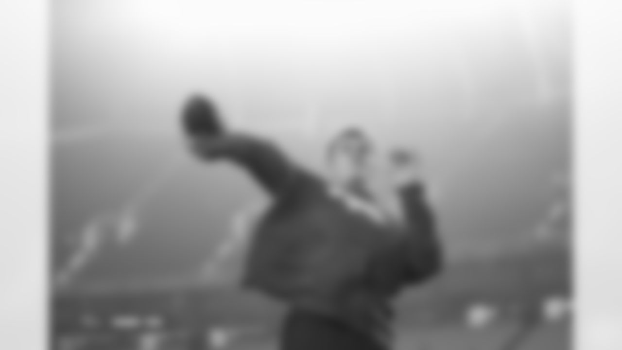 Bo Nix (10) before the Broncos' Week 17 game against the Kansas City Chiefs at GEHA Field at Arrowhead Stadium in Kansas City, Missouri on December 25, 2025. Photo by Ben Swanson / Denver Broncos