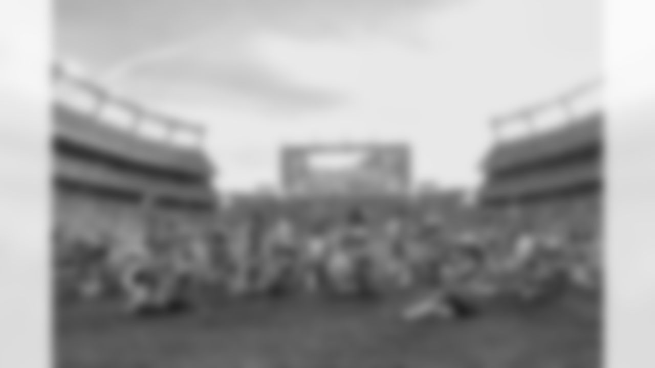 Denver Broncos Cheerleaders during the Broncos' Week 18 game against the Los Angeles Chargers at Empower Field at Mile High in Denver, Colorado on January 4, 2026. Photo by Paul Cloud / Denver Broncos