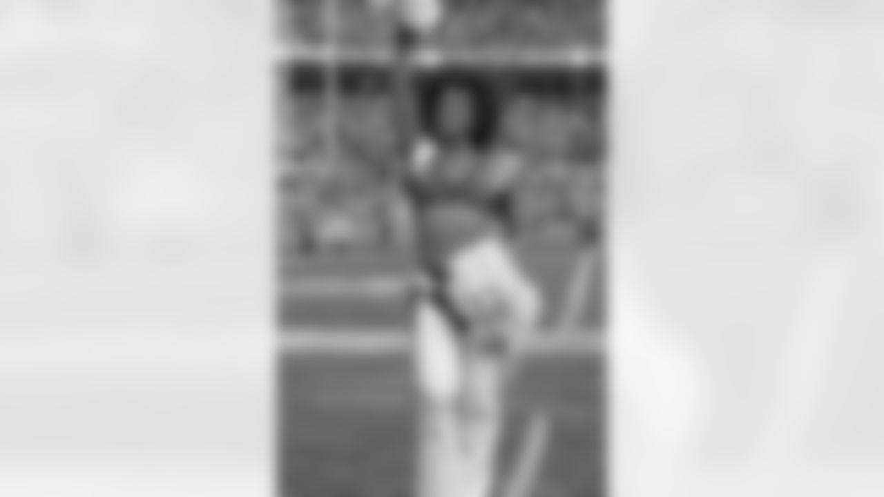 during the Broncos' Week 18 game against the Los Angeles Chargers at Empower Field at Mile High in Denver, Colorado on January 4, 2026. Photo by Adam Bratten / Denver Broncos