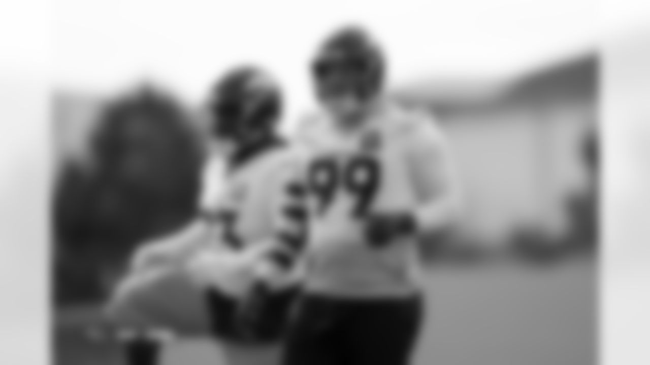 Zach Allen during practice at Broncos Park Powered by CommonSpirit in Englewood, Colorado on November 12, 2025. Photo by Gabriel Christus / Denver Broncos