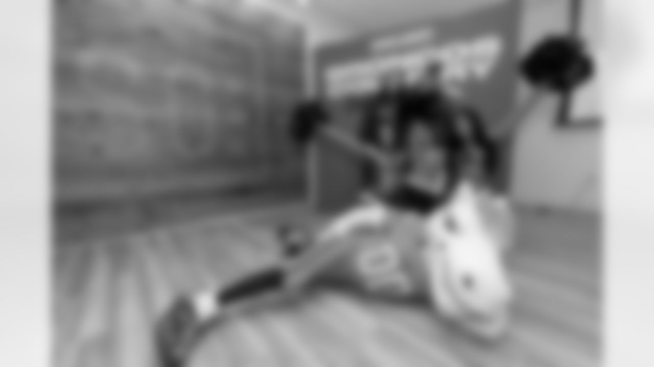 Miles the Mascot, DBC Ariana and DBC Sam during a visit with military families on Saturday, November 29, 2025 at USO Warrior and Family Center in Fort Belvoir, Virginia.
Photo by Gabriel Christus / Denver Broncos