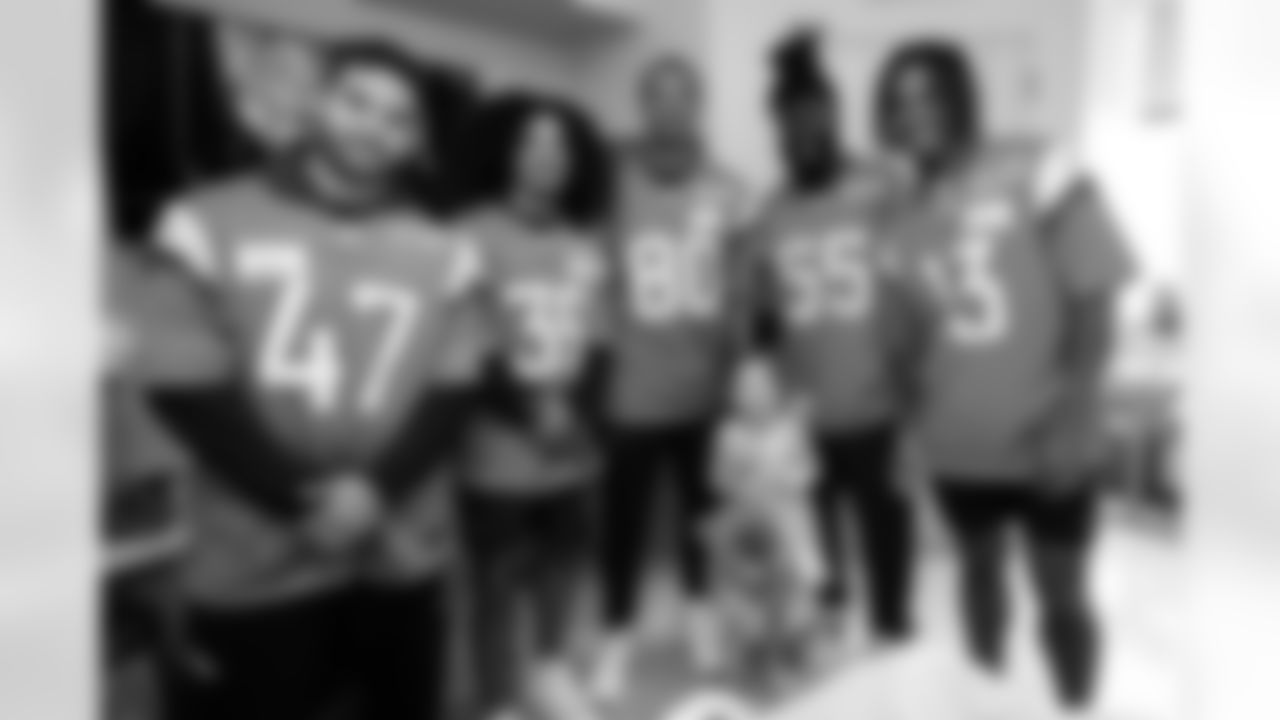 Karene Reid, Kyrese White, Joaquin Davis, Jordan Turner, Jordan Turner, Pat Bryant and other Denver Broncos rookies visit with children at Children's Hospital Colorado in Aurora, Colorado on June 2, 2025. Photo by Ben Swanson / Denver Broncos