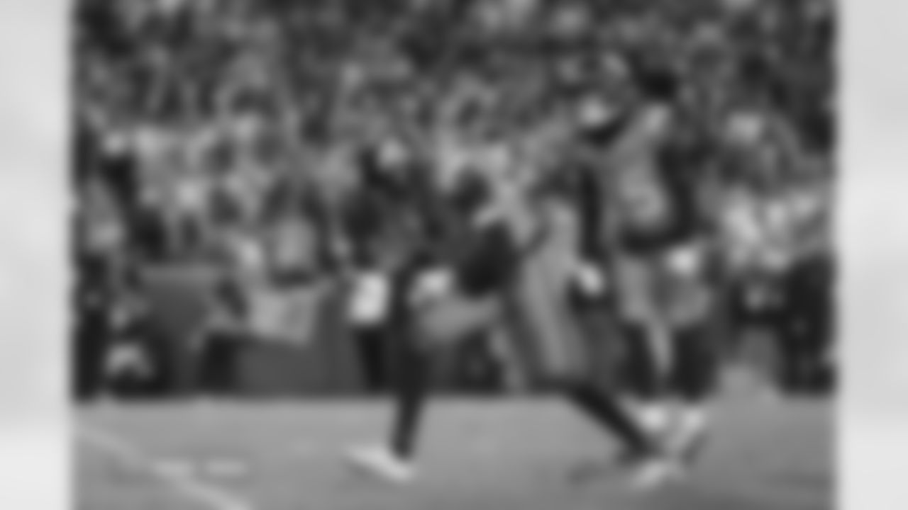 JL Skinner during the Broncos' Week 13 game against the Washington Commanders at Northwest Stadium in Landover, Maryland on November 30, 2025. Photo by Ben Swanson / Denver Broncos