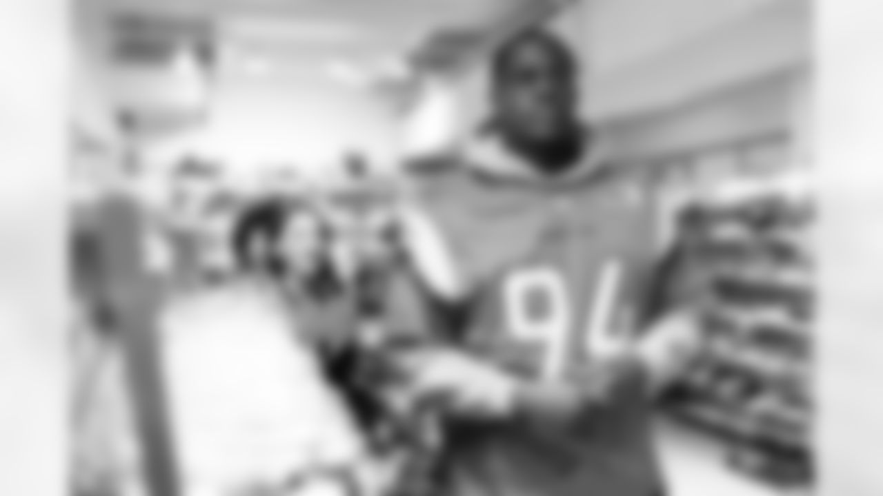 Jordan Jackson during a volunteer event at Clothes To Kids in Denver, Colorado on May 28, 2025. Photo by Ben Swanson / Denver Broncos