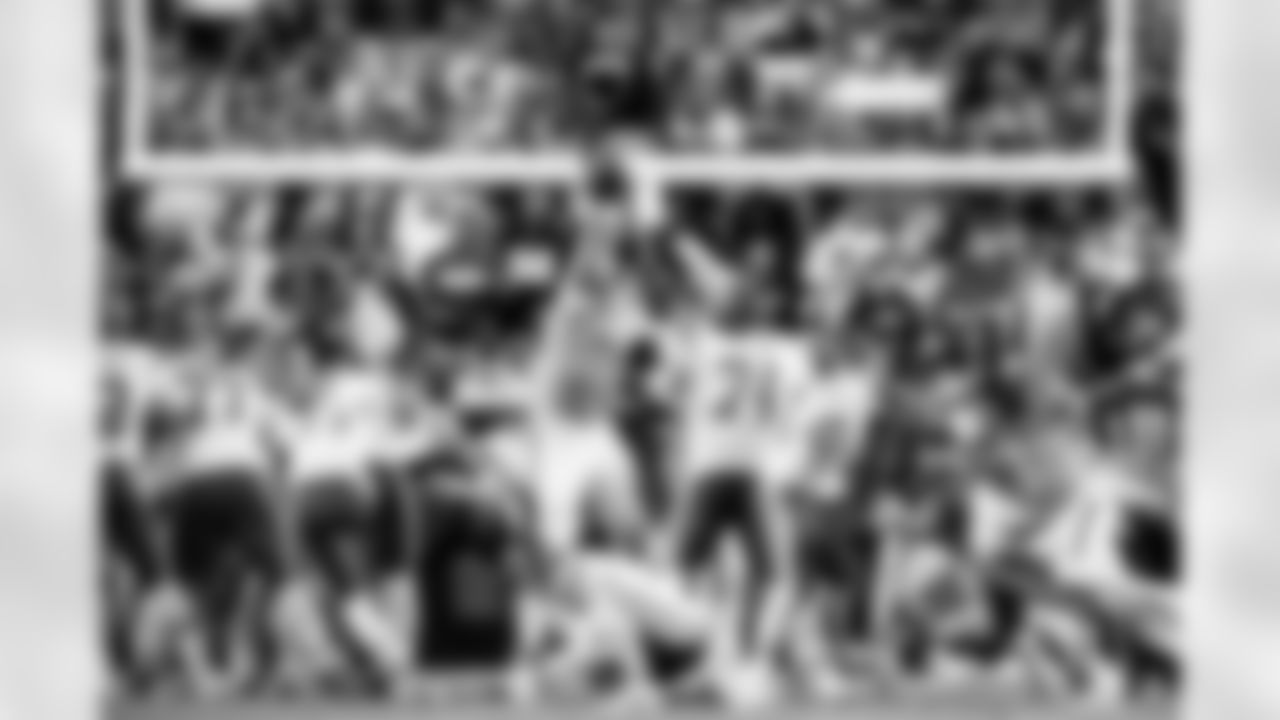 Denver Broncos offensive tackle Frank Crum (73) blocks a field goal for an extra point during the Broncos' Week 11 game against the Kansas City Chiefs at Empower Field at Mile High in Denver, Colorado on November 16, 2025. Photo by Gabriel Christus / Denver Broncos