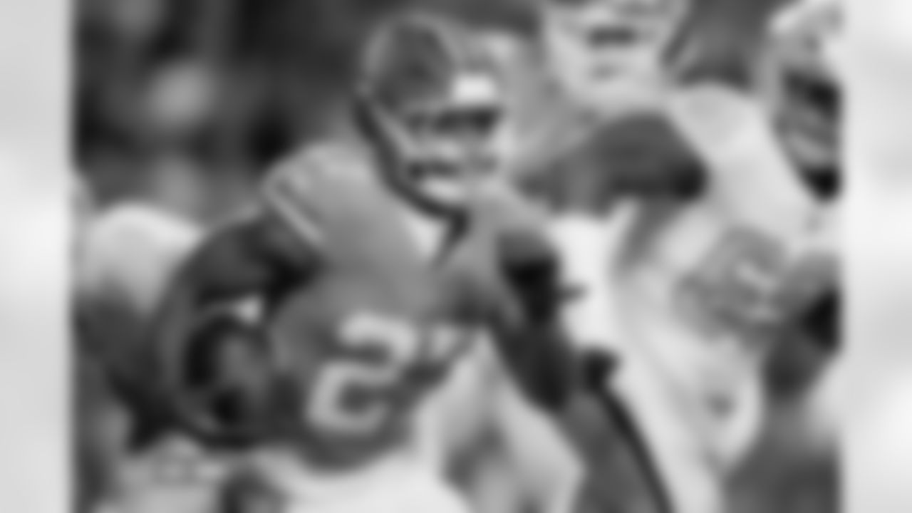 J.K. Dobbins (27) during the Broncos' Week 10 game against the Las Vegas Raiders at Empower Field at Mile High in Denver, Colorado on November 6, 2025. Photo by Gabriel Christus / Denver Broncos