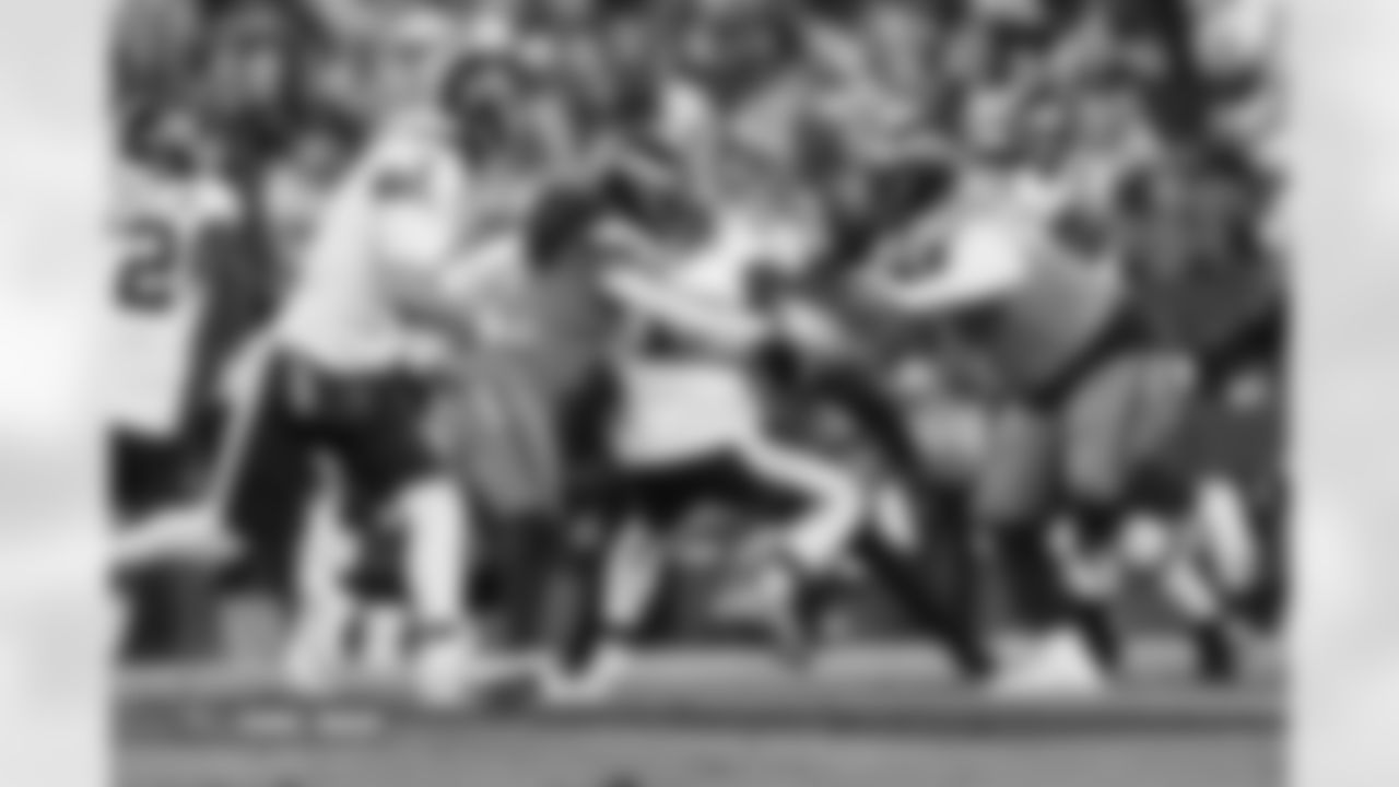 Talanoa Hufanga (9) during the Broncos' Week 13 game against the Washington Commanders at Northwest Stadium in Landover, Maryland on November 30, 2025. Photo by Ben Swanson / Denver Broncos