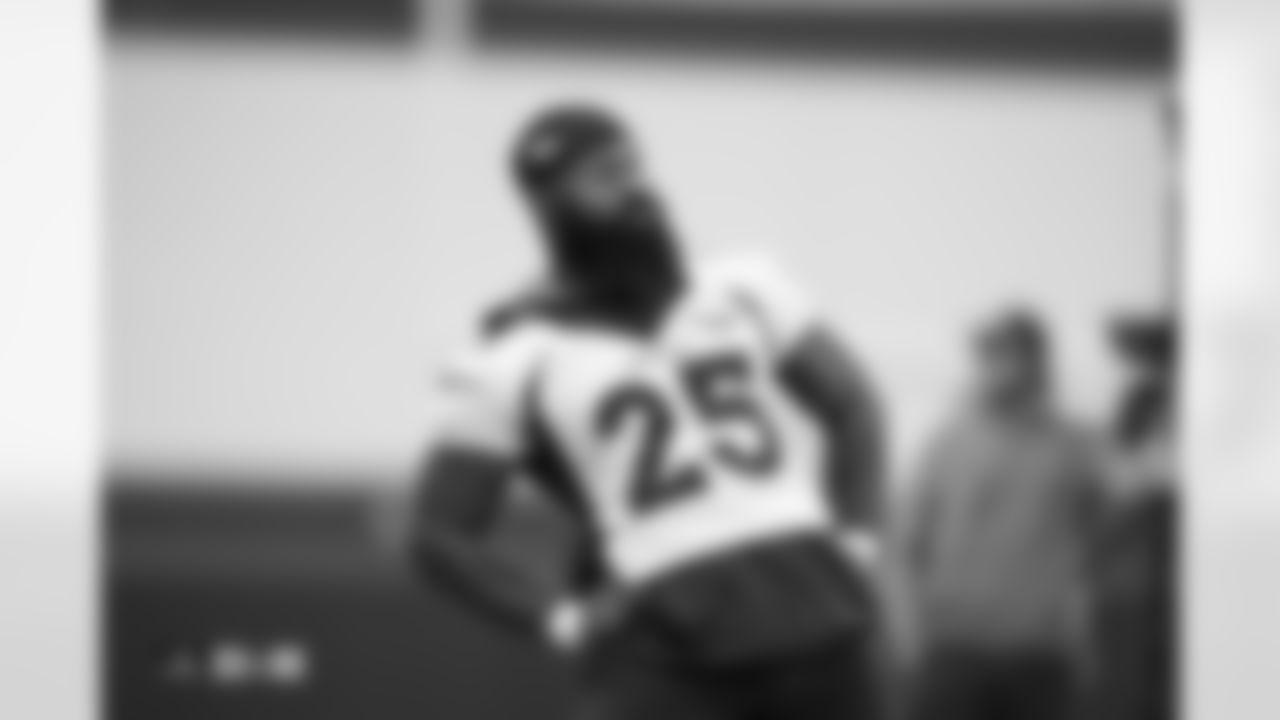 Samaje Perine during practice on Friday, December 1, 2023 at Centura Health Training Center in Englewood, Colorado.
Photo by Gabriel Christus / Denver Broncos