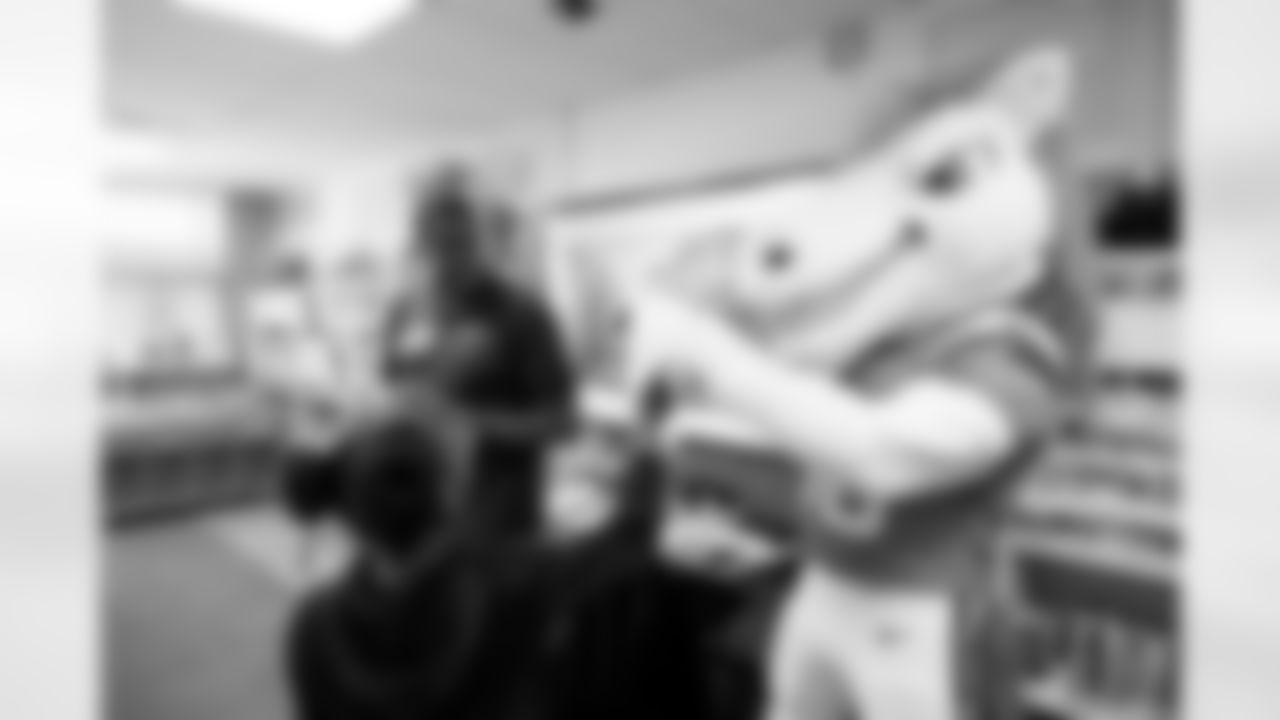 Miles the Mascot during the Kaboom design day on Wednesday, March 5, 2025 at Park Lane Elementary School in Aurora, Colorado.
Photo by Gabriel Christus / Denver Broncos