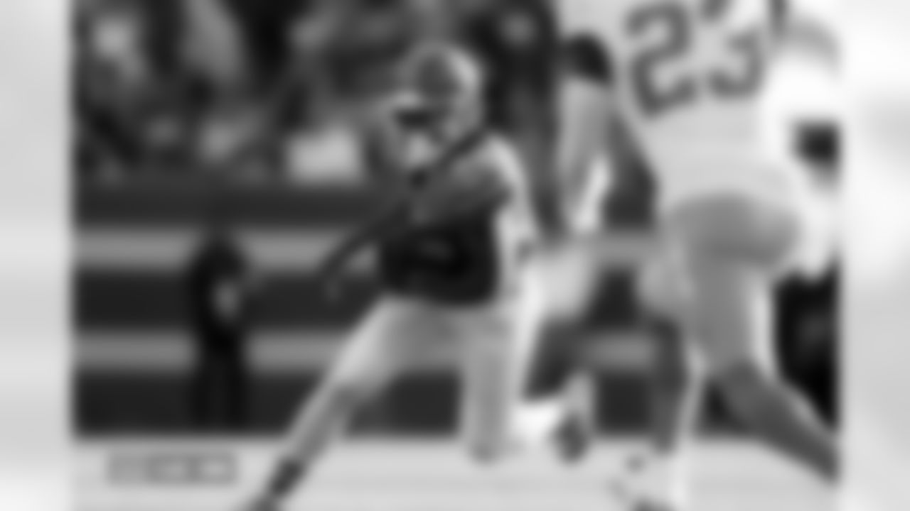 Jaleel McLaughlin (38) during the Broncos' Week 18 game against the Los Angeles Chargers at Empower Field at Mile High in Denver, Colorado on January 4, 2026. Photo by Gabriel Christus / Denver Broncos