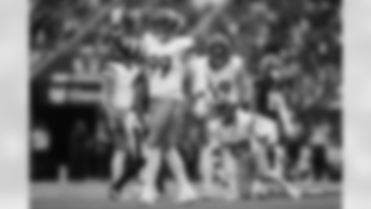 Zach Allen (99) during the Broncos' Week 9 game against the Houston Texans at NRG Stadium in Houston, Texas on November 2, 2025. Photo by Gabriel Christus / Denver Broncos
