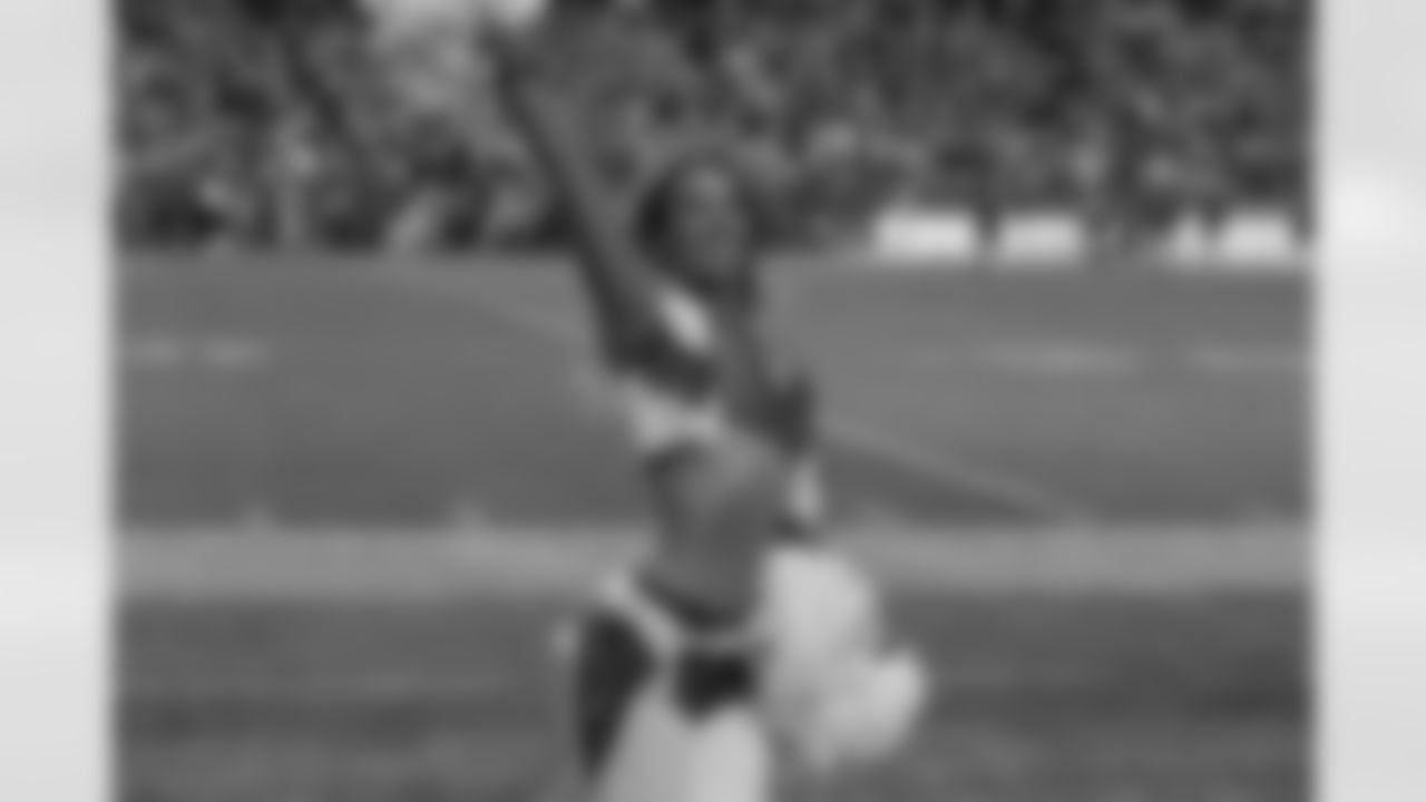 Denver Broncos Cheerleaders during the Broncos' Week 18 game against the Los Angeles Chargers at Empower Field at Mile High in Denver, Colorado on January 4, 2026. Photo by Paul Cloud / Denver Broncos