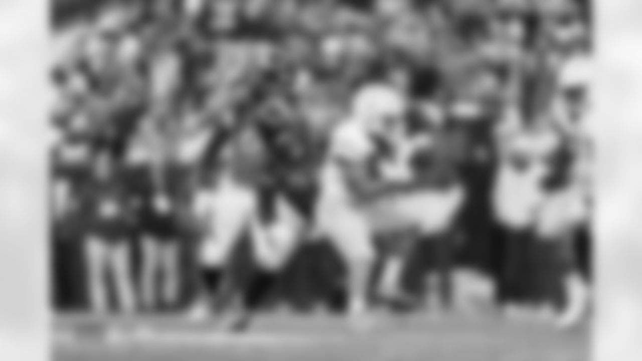 Mike Purcell during the Broncos' Week 17 game against the Los Angeles Chargers at Empower Field at Mile High in Denver, Colorado on December 31, 2023. Photo by Gabriel Christus / Denver Broncos
