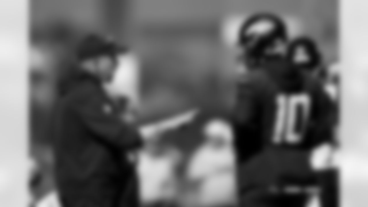 Sean Payton and Bo Nix during practice at Broncos Park Powered by CommonSpirit in Englewood, Colorado on October 29, 2025. Photo by Ben Swanson / Denver Broncos