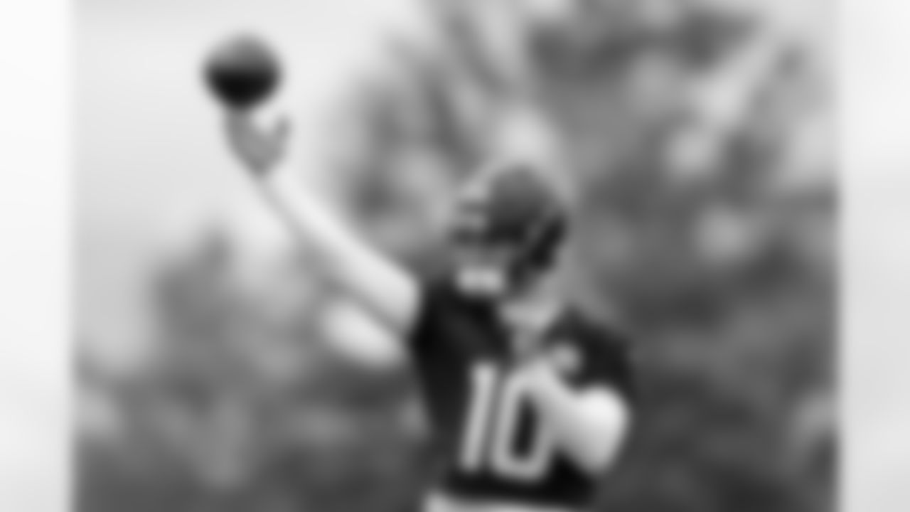 Bo Nix during an OTA practice at Broncos Park Powered by CommonSpirit in Englewood, Colorado on May 29, 2025. Photo by Ben Swanson / Denver Broncos